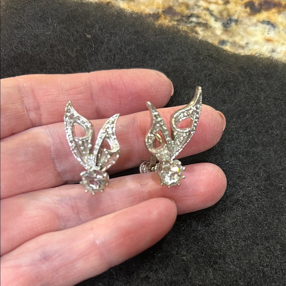 Vintage 60’s Silvertone Screw On Earrings with Rhinestones